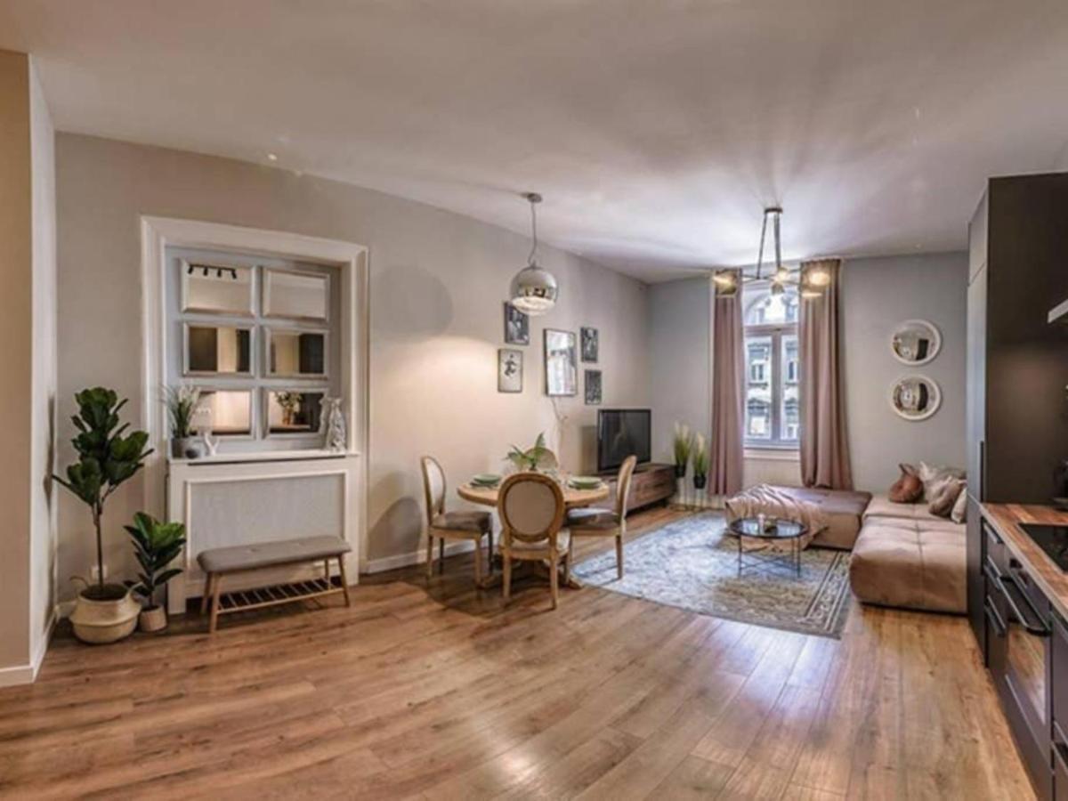 Apartment True Gem Downtown Next To Synagogue And Gozsdu Garden Area *