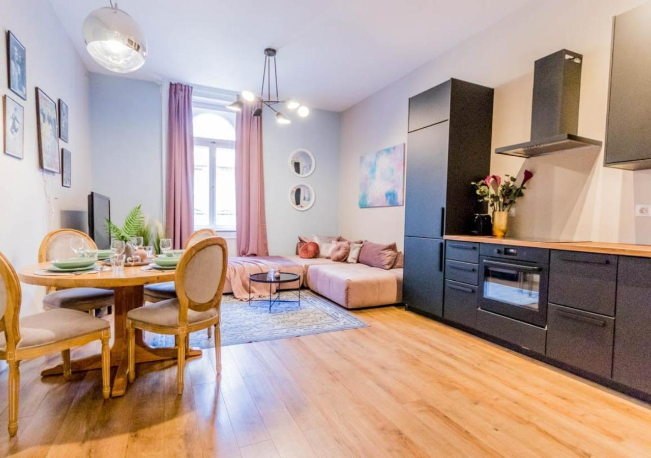Apartment True Gem Downtown Next To Synagogue And Gozsdu Garden Area Budapest