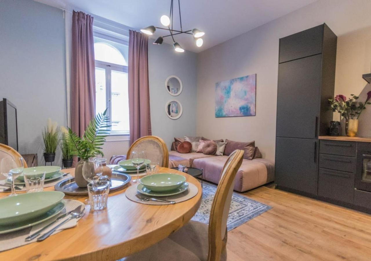 True Gem Downtown Next To Synagogue And Gozsdu Garden Area Apartment