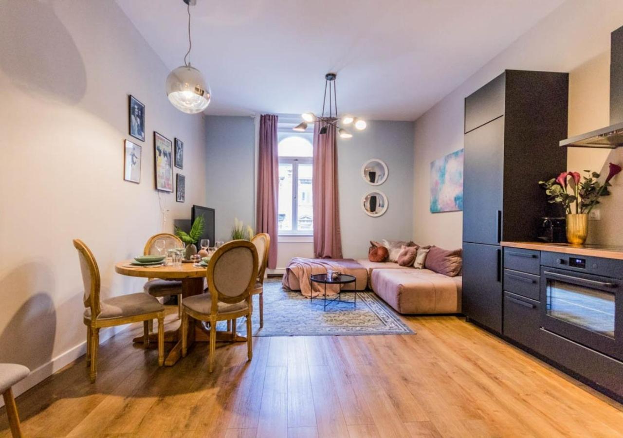Apartment True Gem Downtown Next To Synagogue And Gozsdu Garden Area *