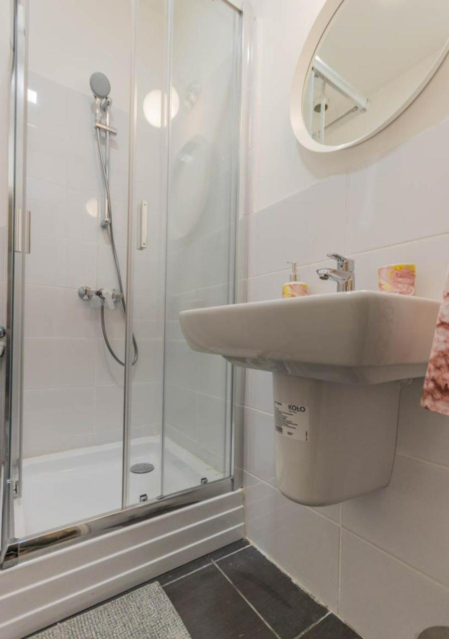 True Gem Downtown Next To Synagogue And Gozsdu Garden Area Apartamento Budapeste